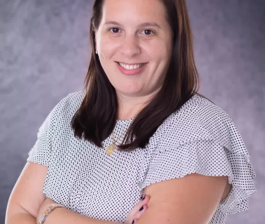 Carmelita Cruz headshot