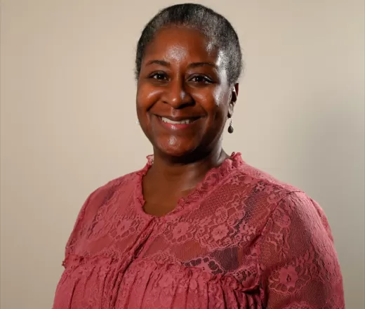 beverley_worrell headshot