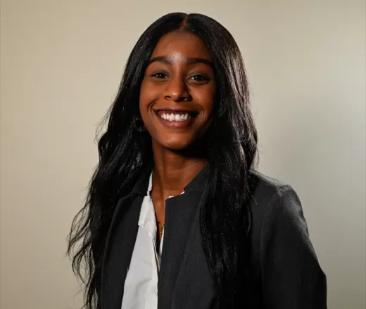 davina_mayo-durham headshot